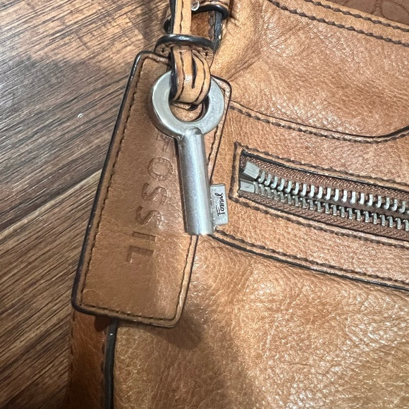 Fossil crossbody purse - Picture 3 of 9